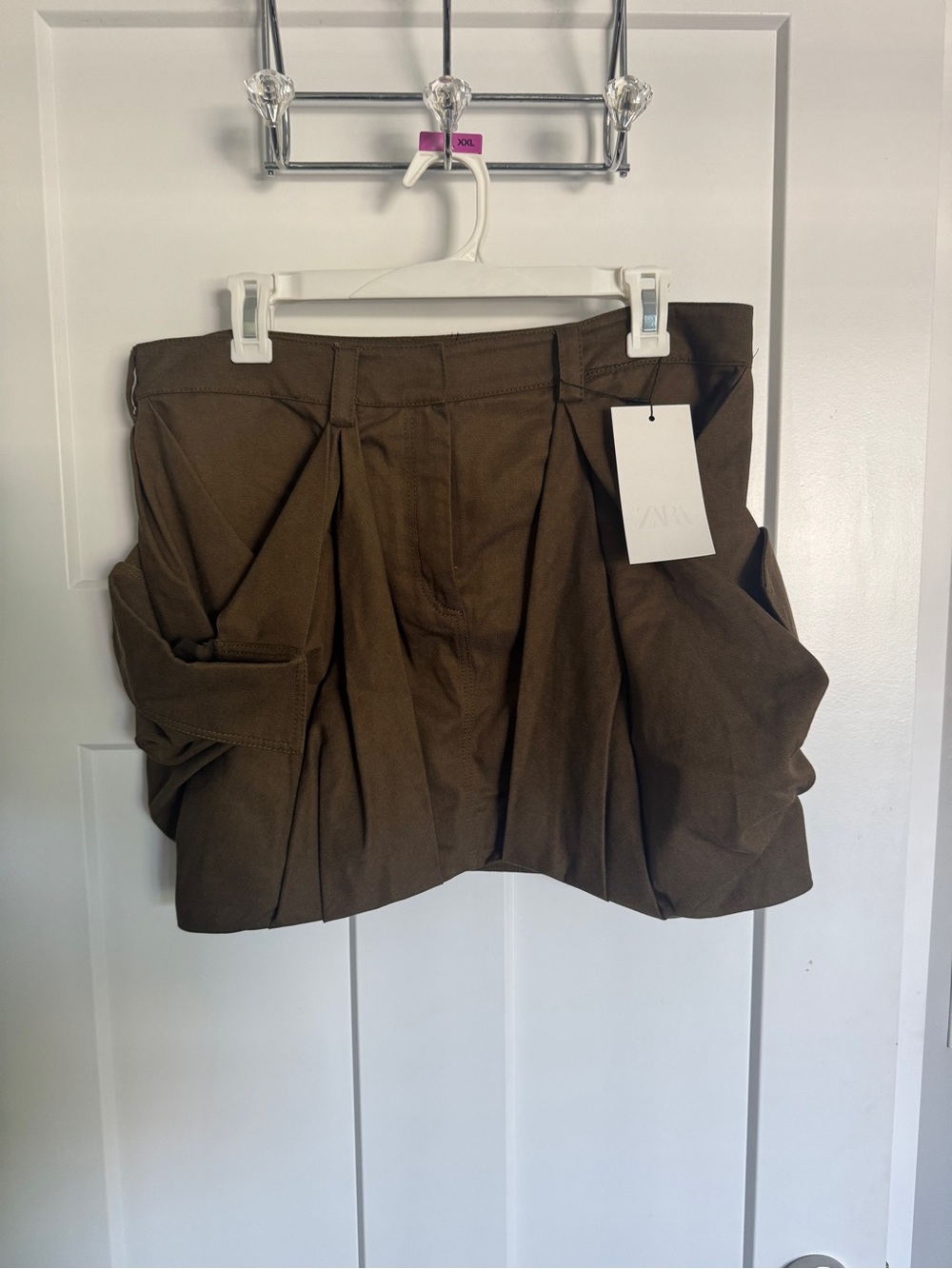 ZW COLLECTION CARGO MINI
SKIRT
SZ LAREGE KHAKI